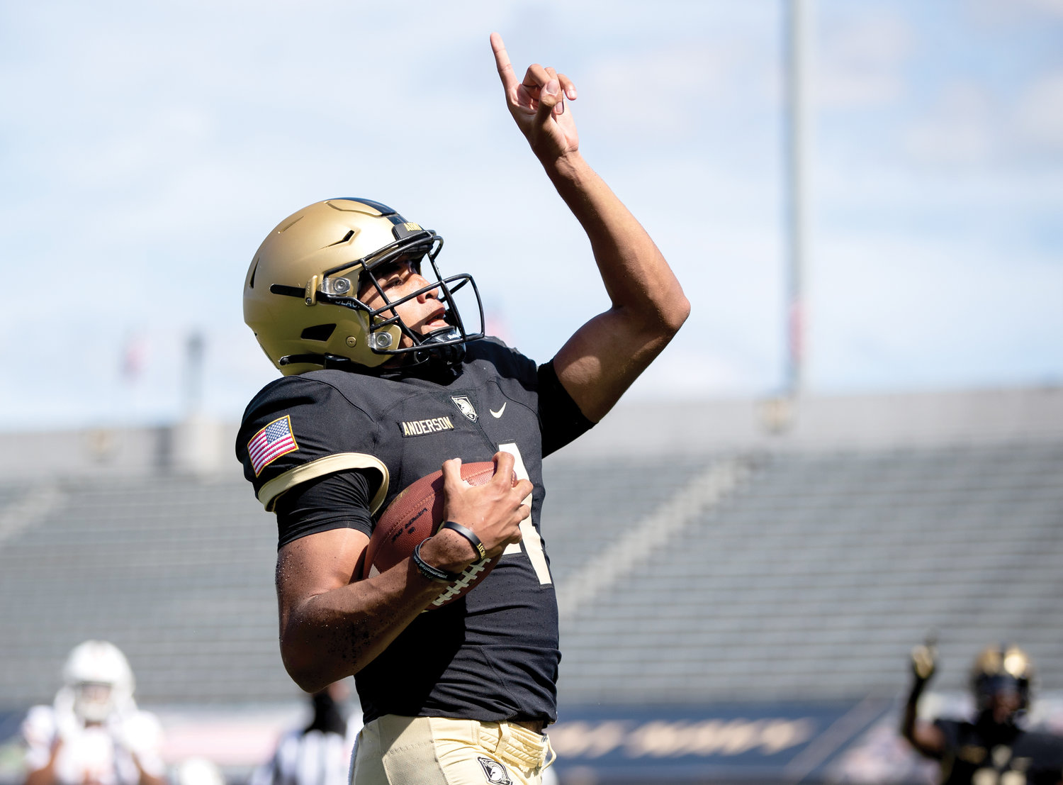 Cardinal Hayes High School graduate Christian Anderson scores one of his two touchdowns in Army’s 37-7 victory over Louisiana-Monroe at West Point Sept. 12. The junior quarterback ran for 98 yards to pace an Army offense that finished with 439 rushing yards.