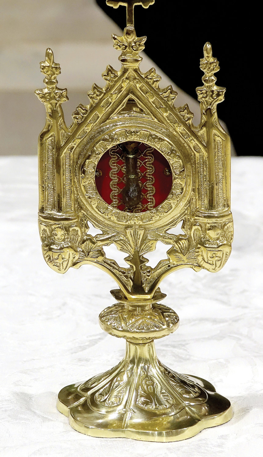 La misa presentaba una reliquia de primera clase del Beato José Gregorio Hernández, quien fue un doctor venezolano.